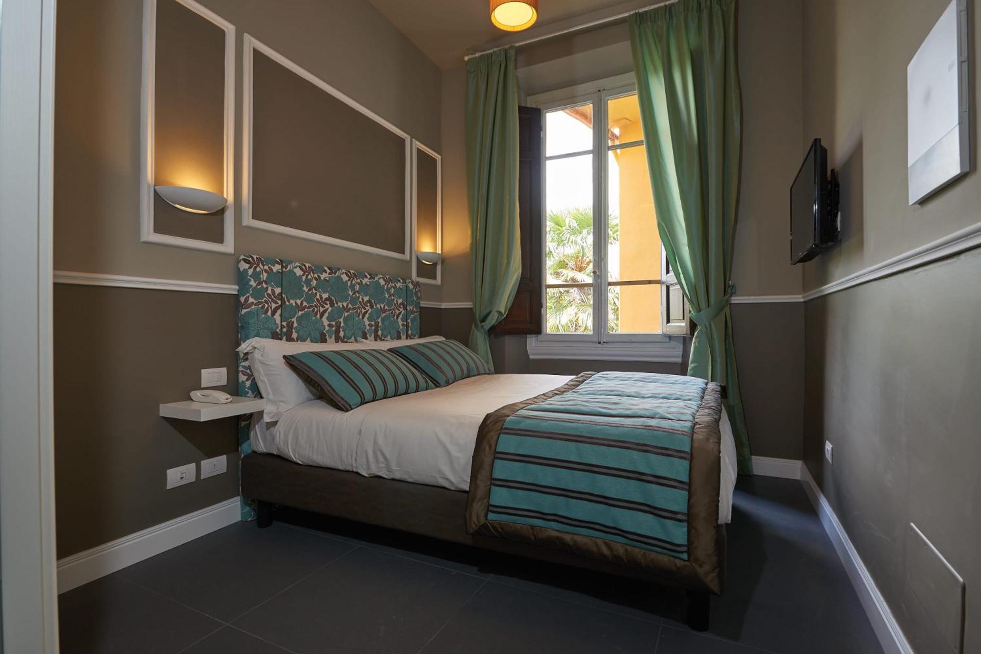 Small Double Room,822799493:JPEG